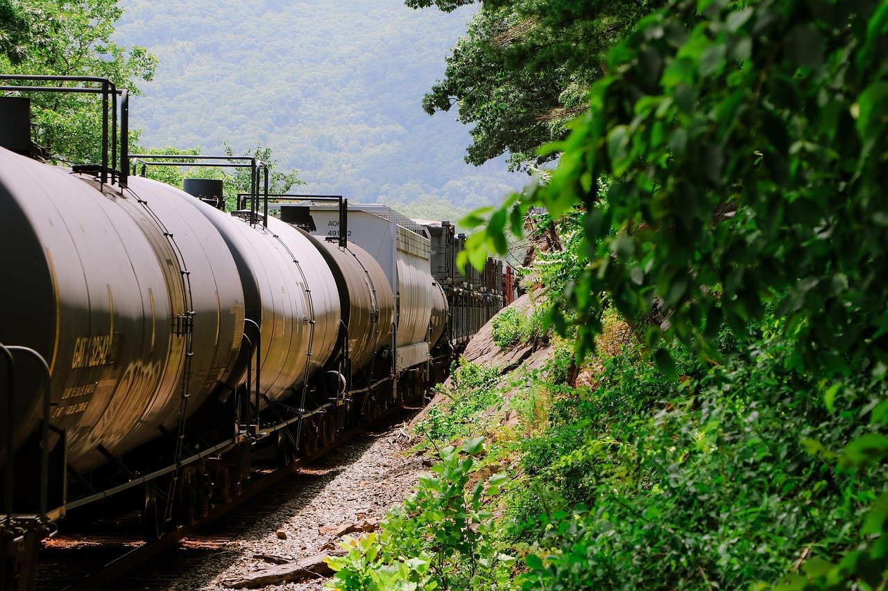 train-6392172_1280